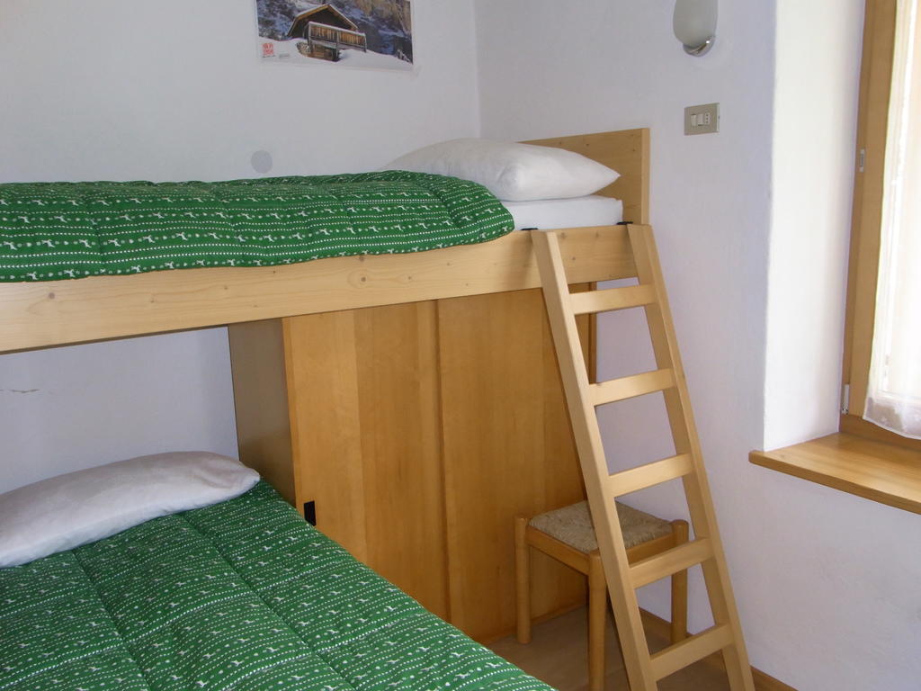 Casa Elisa Apartman Pozza di Fassa Szoba fotó