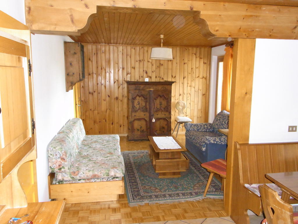 Casa Elisa Apartman Pozza di Fassa Szoba fotó